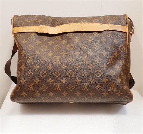 louis vuitton abbesses messenger bag monogram canvas